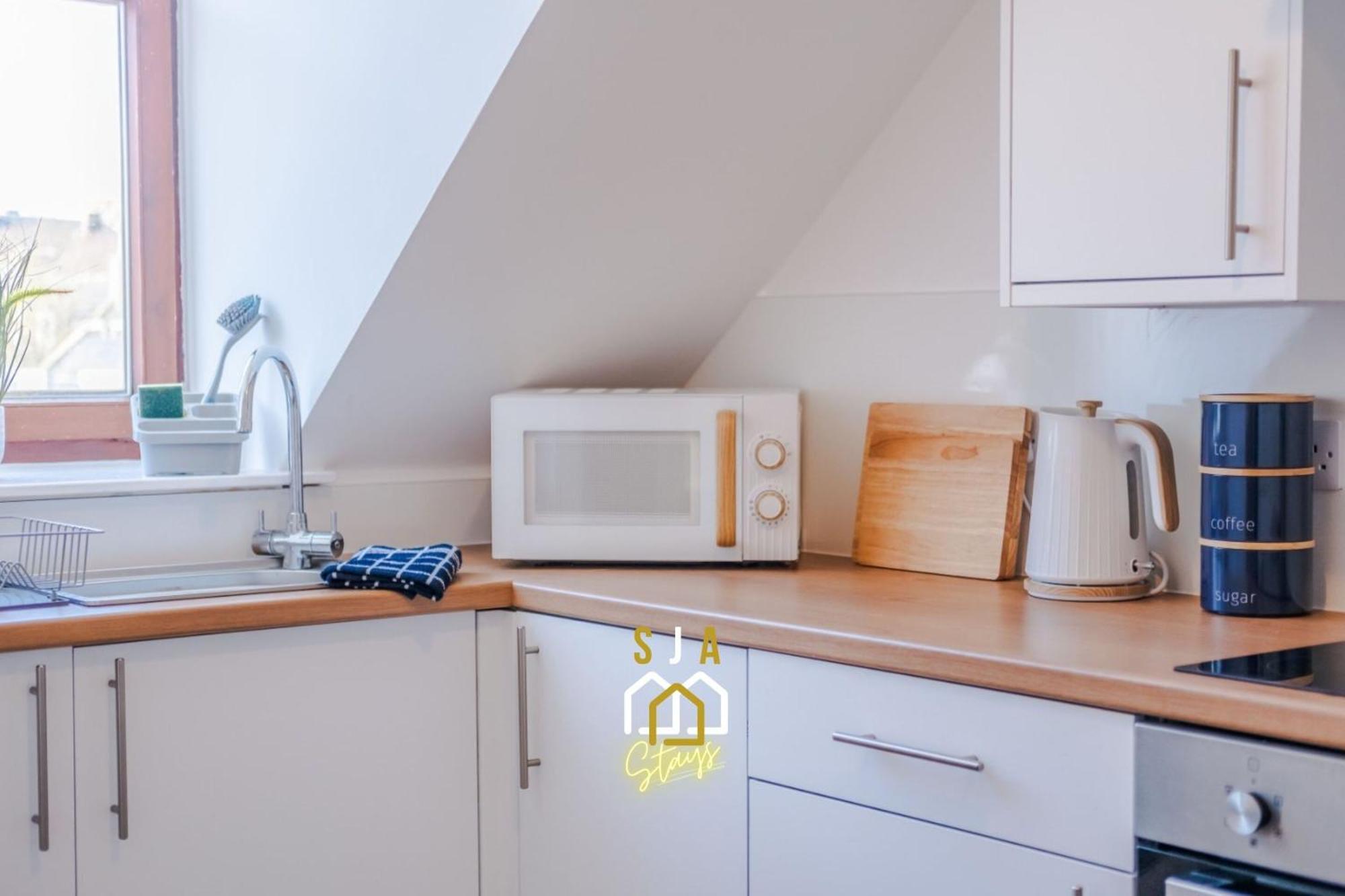 Summerfield - Sja - Modern 1 Bed Appartement *